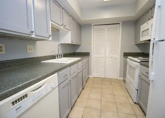 Property at 3001 Village Creek Dr, Columbia, SC, 29210, 1 bed, 1 bath, [object Object]