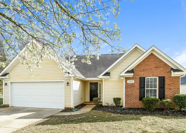 Property at 5925 Timbertop Ln, Charlotte, NC, 28215, 3 beds, 2 baths, [object Object]