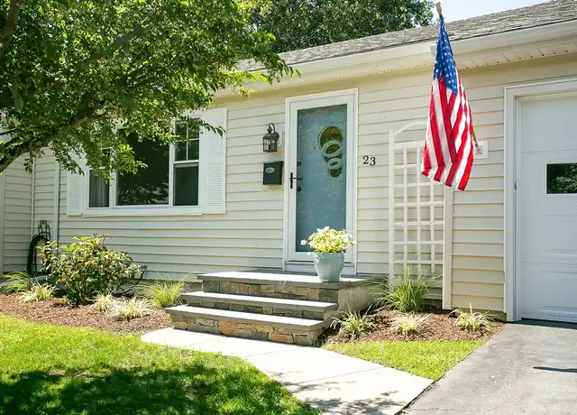 Property at 23 Sherwood Rd, Middletown, RI, 02842, 2 beds, 1.5 baths, [object Object]