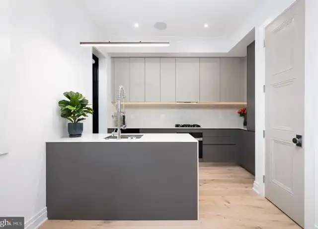 Property at 1204 Q St NW Unit 4, Washington, DC, 20009, 2 beds, 1.5 baths, [object Object]