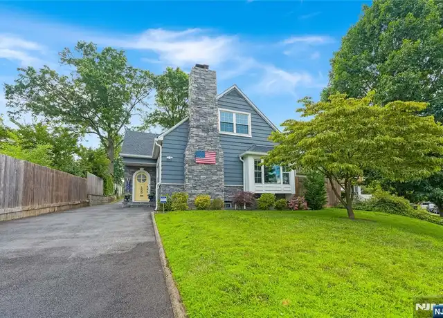 Property at 165 Pine St Unit 2, Hackensack, NJ, 07601, 2 beds, 1 bath, [object Object]