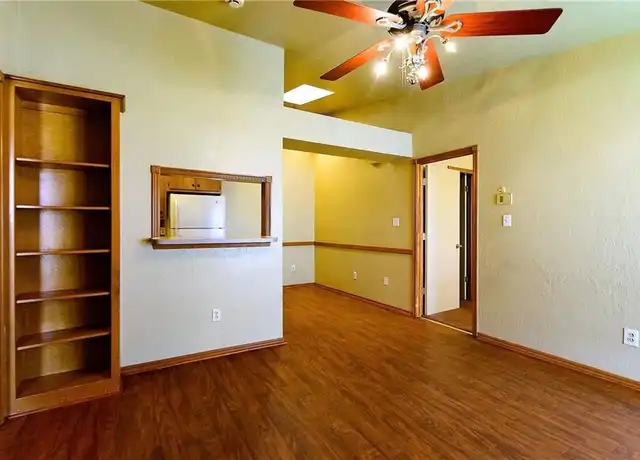 Property at 1000 Rambling Oaks Dr, Norman, OK, 73072, 2 beds, 2 baths, [object Object]