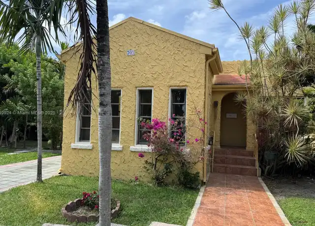 Property at 701 NE 4th Ct, Hallandale Beach, FL, 33009, 2 beds, 2.5 baths, [object Object]