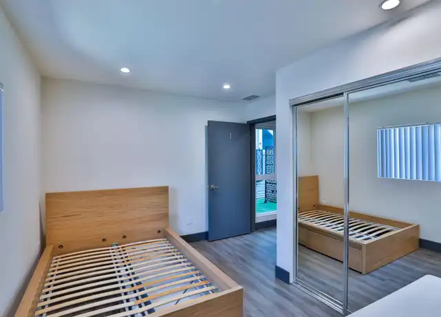 Property at 2811 Menlo Ave, Los Angeles, CA, 90007, 1 bed, 1 bath, [object Object]