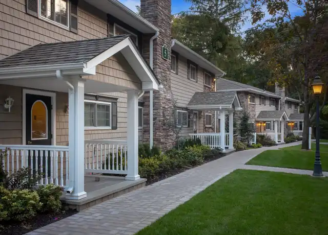 Property at 6 Presidents Dr Unit 6-3A, Port Jefferson, NY, 11777, 2 beds, 1 bath, [object Object]