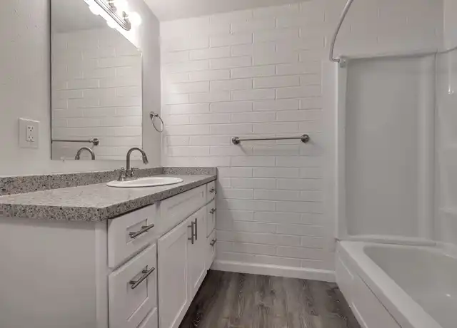 Property at Chic, urban living awaits. - 1815 W Tuckey Ln, Phoenix, AZ, 85015, 2 beds, 1.5 baths, [object Object]