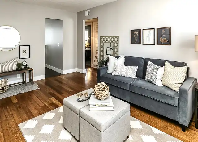 Property at 3070 Mason St Unit 8, Omaha, NE, 68105, 1 bed, 1 bath, [object Object]