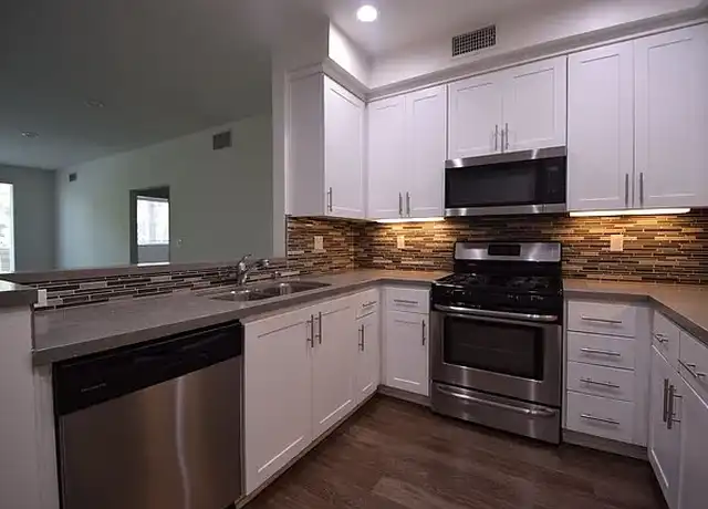 Property at 7851 Ventura Canyon Ave, Panorama City, CA, 91402, 2-3 beds, 2 baths, [object Object]