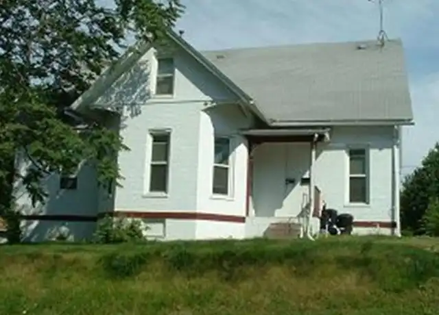 Property at 517 E 8th St, Muscatine, IA, 52761, 4 beds, 1 bath, [object Object]