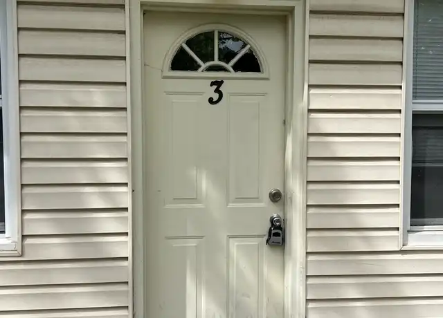 Property at 800 S Noland Rd #6, Independence, MO, 64050, 1 bed, 1 bath, [object Object]