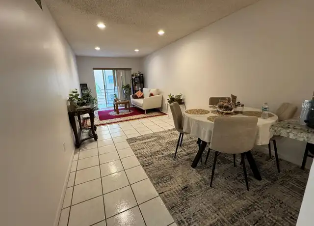 Property at 4111 Stirling Rd, Davie, FL, 33314, 1 bed, 1.5 baths, [object Object]