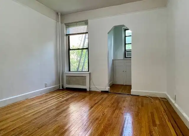Property at 415 E 84th St Unit 5, New York, NY, 10028, 2 beds, 1 bath, [object Object]