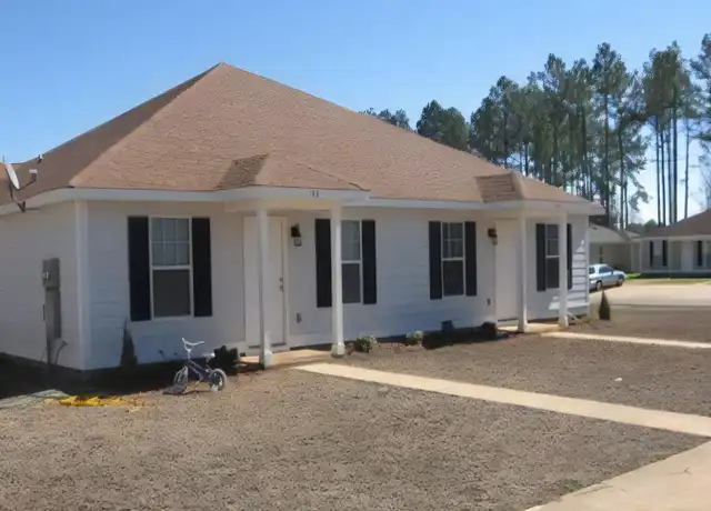 Property at 148-150 Westcott Ln, Albany, GA, 31721, 3 beds, 2 baths, [object Object]