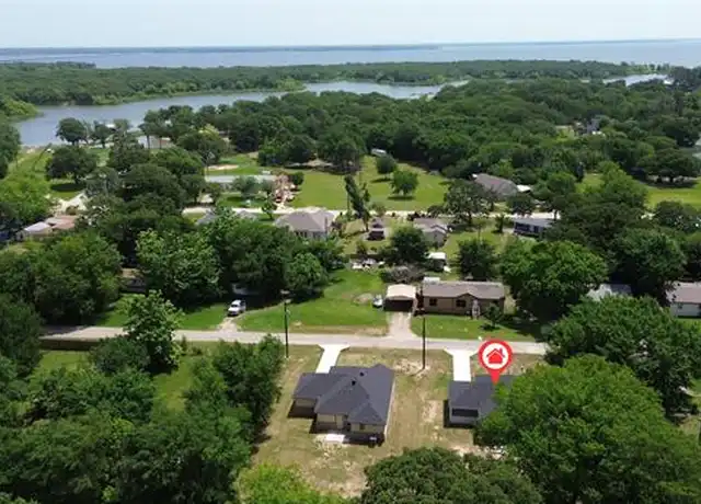 Property at 917 Redoak Dr, Quinlan, TX, 75474, 3 beds, 2 baths, [object Object]