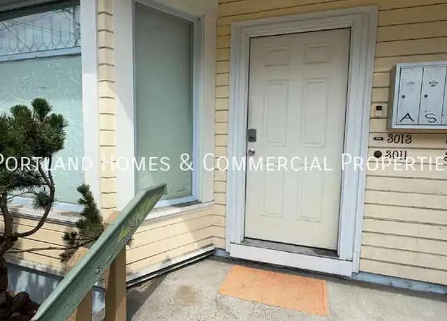 Property at 3011 SE Belmont St, Portland, OR, 97214, 2 beds, 1 bath, [object Object]