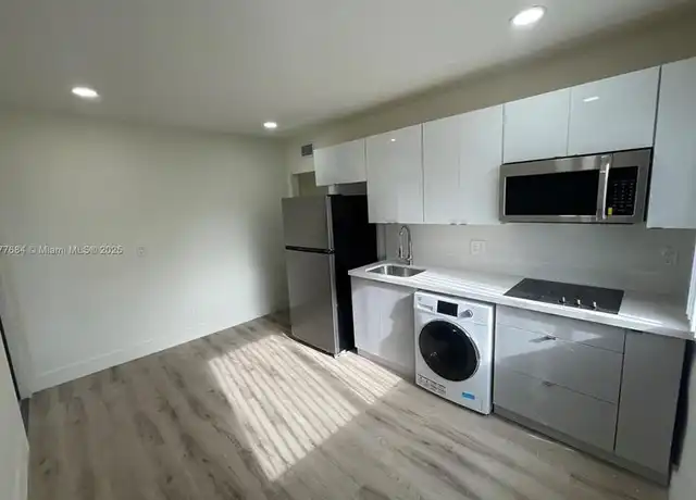 Property at 1977 NW 2nd Ct, Miami, FL, 33136, 1 bed, 1 bath, [object Object]