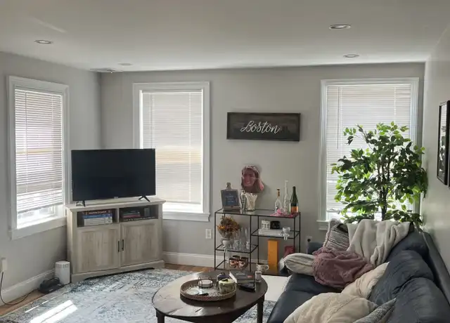 Property at 136 I St Unit 2, Boston, MA, 02127, 4 beds, 1 bath, [object Object]
