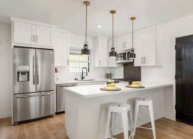 Property at 10022 Culver Blvd Unit C, Culver City, CA, 90232, 1 bed, 1 bath, [object Object]