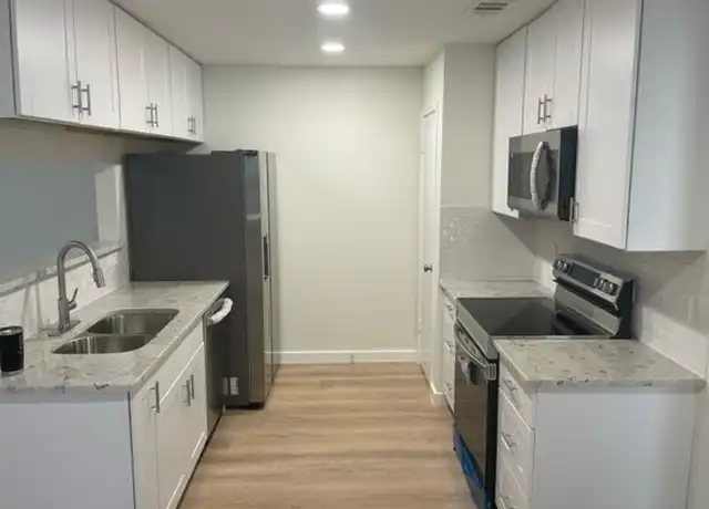 Property at 516 Cutty Trl Unit A, Lakeway, TX, 78734, 2 beds, 2 baths, [object Object]