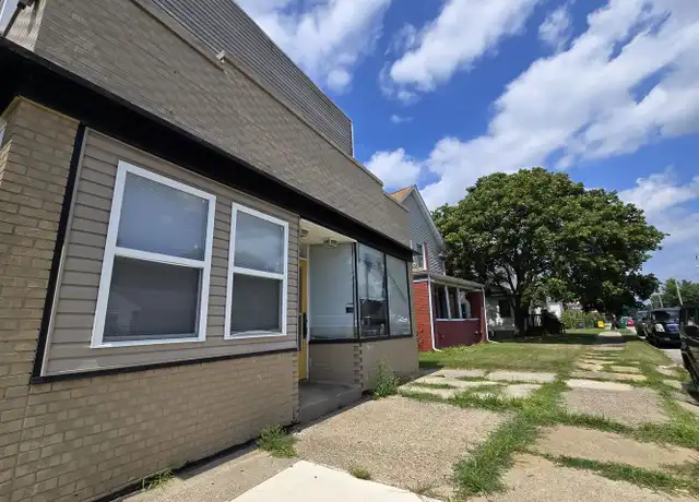 Property at 331 Smith St Unit 2, Mishawaka, IN, 46544, 2 beds, 1 bath, [object Object]