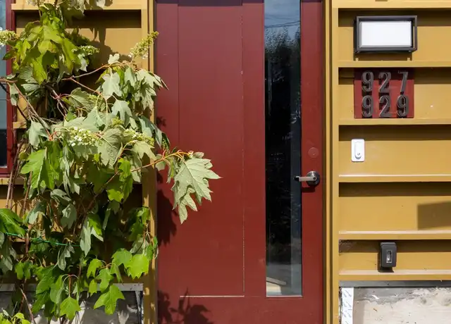 Property at 929 Grace Ave Unit 929-C, Oakland, CA, 94608, 0 beds, 1 bath, [object Object]