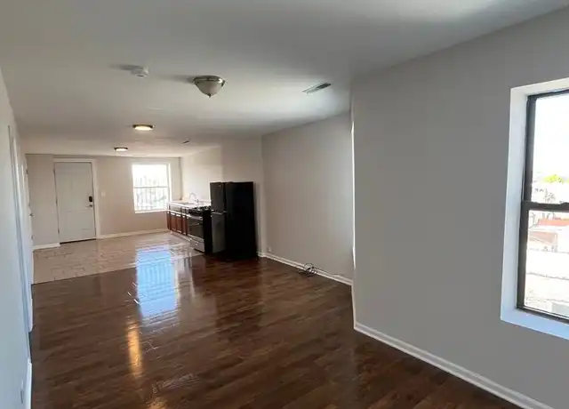 Property at 2003 W Cermak Rd Unit 4R, Chicago, IL, 60608, 2 beds, 1 bath, [object Object]