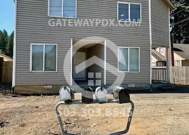 Property at 15750 SE Powell Blvd, Portland, OR, 97236, 3 beds, 2.5 baths, [object Object]