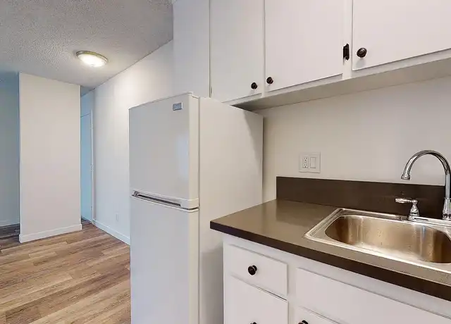 Property at 12500 Culver Boulevard - Los Angeles, CA 90066 - 12500 Culver Blvd, Los Angeles, CA, 90066, 1 bed, 1 bath, [object Object]