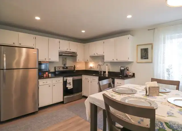 Property at 54 Fairfield Park #54, Mansfield, MA, 02048, 2 beds, 1 bath, [object Object]