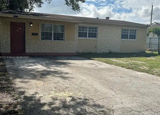 Property at 1221 N 72nd Ave, Hollywood, FL, 33024, 3 beds, 2 baths, [object Object]