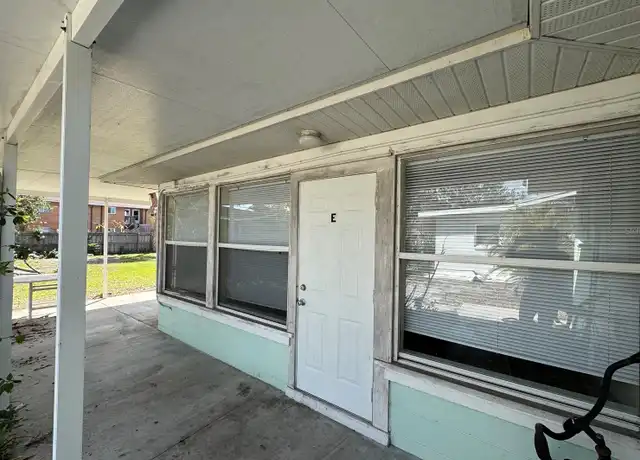 Property at 104 Base Ave W, Venice, FL, 34285, 1 bed, 1 bath, [object Object]