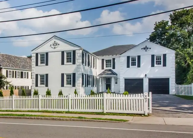 Property at 642 Centre St Unit 642, Newton, MA, 02458, 5 beds, 5.5 baths, [object Object]
