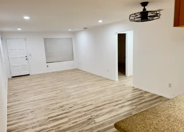 Property at 1009 Nimrod Ct Unit C, Bakersfield, CA, 93309, 2 beds, 1 bath, [object Object]