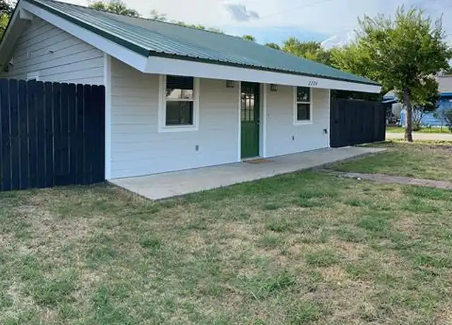 Property at 2204 Morgan St, Greenville, TX, 75401, 2 beds, 1 bath, [object Object]