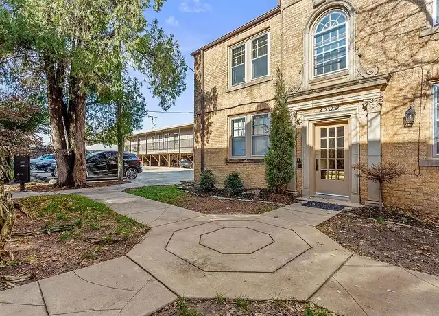 Property at Windsor Court Apartments - 2301 N Walker Ave, Oklahoma City, OK, 73103, 1 bed, 1 bath, [object Object]