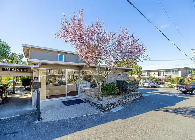 Photo of 1 Winding Way, Napa, CA 94559