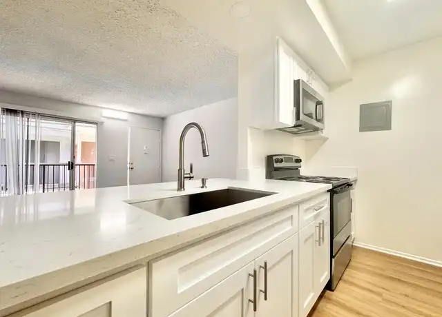 Property at 17821 Sherman Way Unit 14, Reseda, CA, 91335, 0 beds, 1 bath, [object Object]