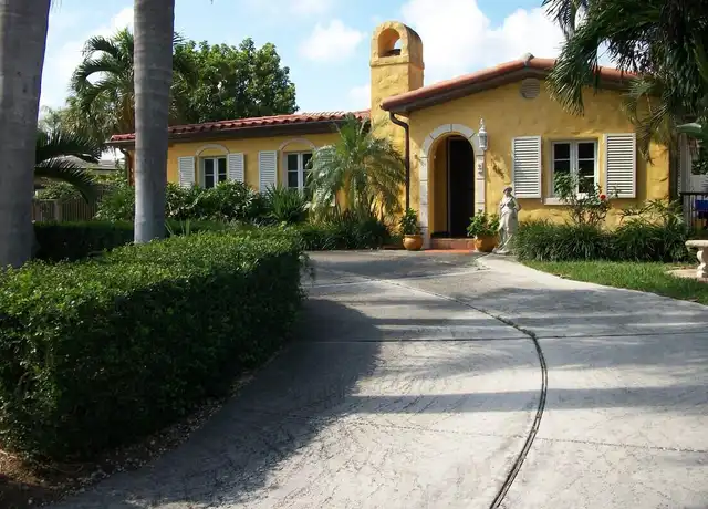 Property at 145 NE Spanish Ct, Boca Raton, FL, 33432, 2 beds, 3 baths, [object Object]