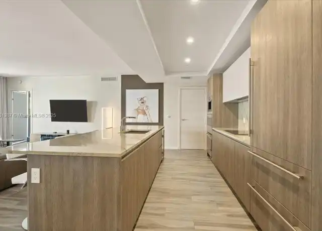 Property at 801 S Miami Ave #4708, Miami, FL, 33130, 2 beds, 4 baths, [object Object]