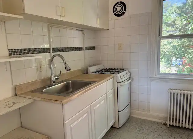 Property at 8512 Glenview Ave Unit 4, Takoma Park, MD, 20912, 2 beds, 1 bath, [object Object]