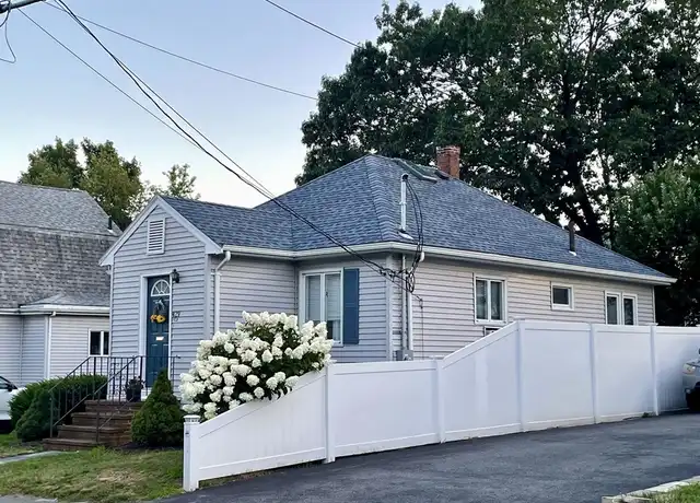 Property at 429 Central St, Saugus, MA, 01906, 1 bed, 1 bath, [object Object]