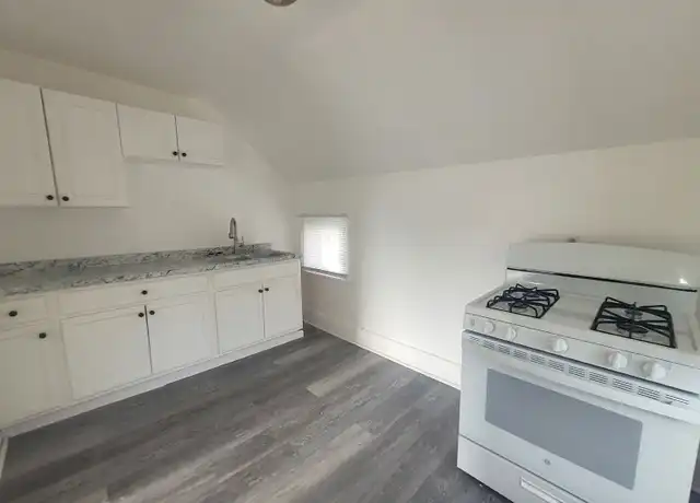 Property at 419 N Memorial Dr, Racine, WI, 53404, 2 beds, 1 bath, [object Object]