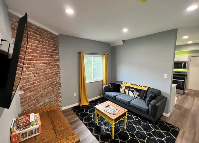 Property at 3932 Vinceton St Unit 5, Pittsburgh, PA, 15214, 2 beds, 1 bath, [object Object]