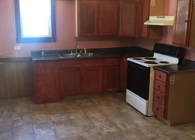 Property at 301 S Elm St, Cambria, IL, 62915, 2 beds, 1 bath, [object Object]