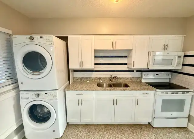 Property at 64 Davis Blvd Unit 4, Tampa, FL, 33606, 2 beds, 1 bath, [object Object]
