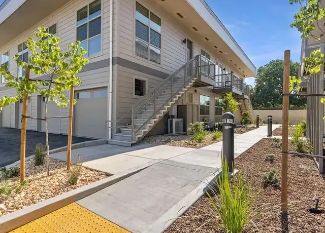 Property at Vantage Pointe East - 1000 W 7th St, Hanford, CA, 93230, 2 beds, 2-2.5 baths, [object Object]