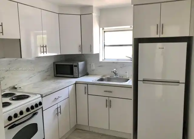 Property at 2519 Pierce St Unit B, Hollywood, FL, 33020, 1 bed, 1 bath, [object Object]