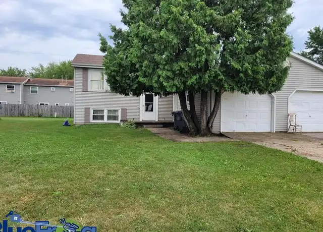 Property at 324 Joseph St, Neenah, WI, 54956, 2 beds, 1 bath, [object Object]