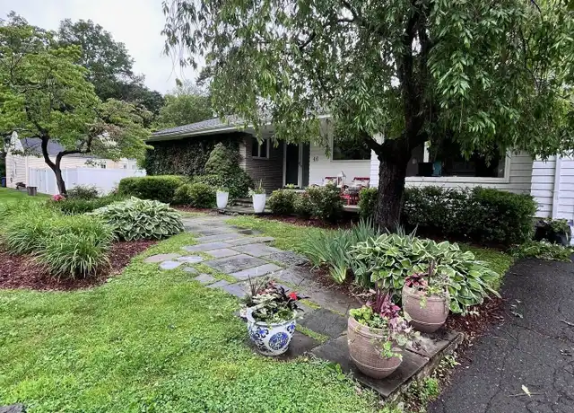 Property at 46 Tumblebrook Ln, West Hartford, CT, 06117, 4 beds, 4 baths, [object Object]