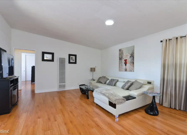 Photo of 7728 Norton Ave, West Hollywood, CA 90046